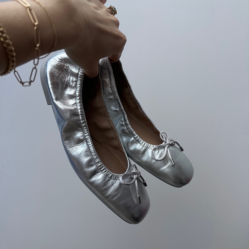 size 7.5 Stuart Weitzman Bardot Bow Leather Ballet Flats in silver
